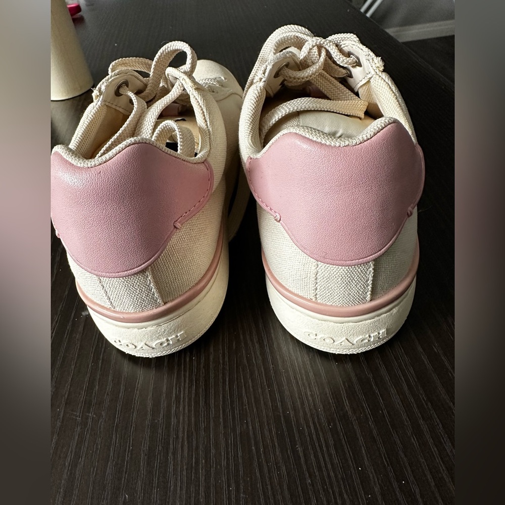 COACH Outlet Clip Low Top Sneakers With Coach Print Size 6.5 US .